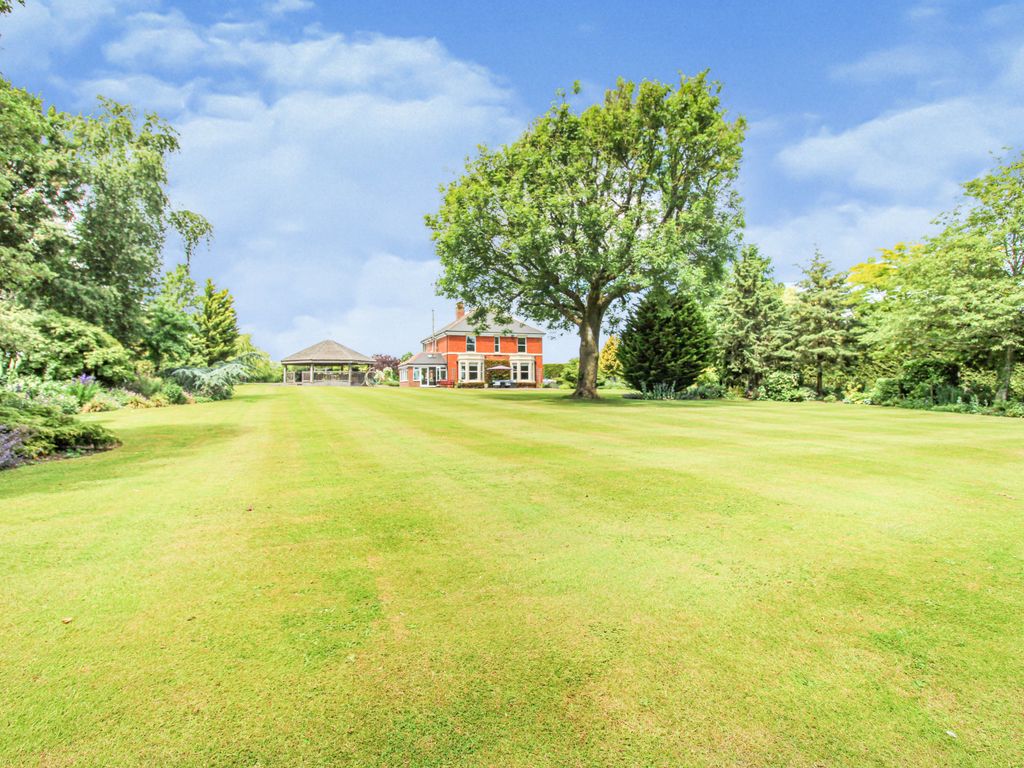 4 bed farmhouse for sale in Lydiard Millicent SN5, £1,950,000 Zoopla
