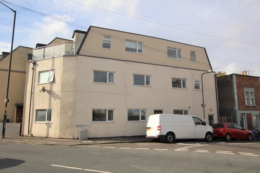 2 bed flat to rent in St. Johns Lane, Bedminster, Bristol BS3 Zoopla