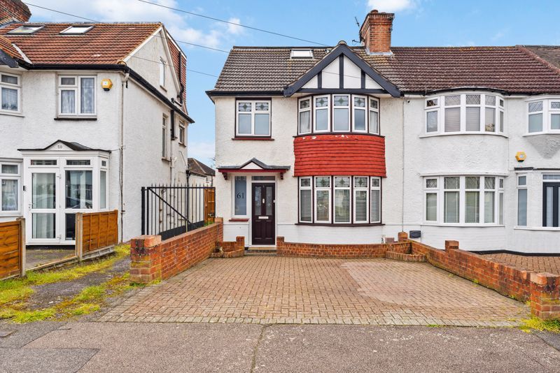 5 bed end terrace house for sale in Walton Avenue, North Cheam, Sutton