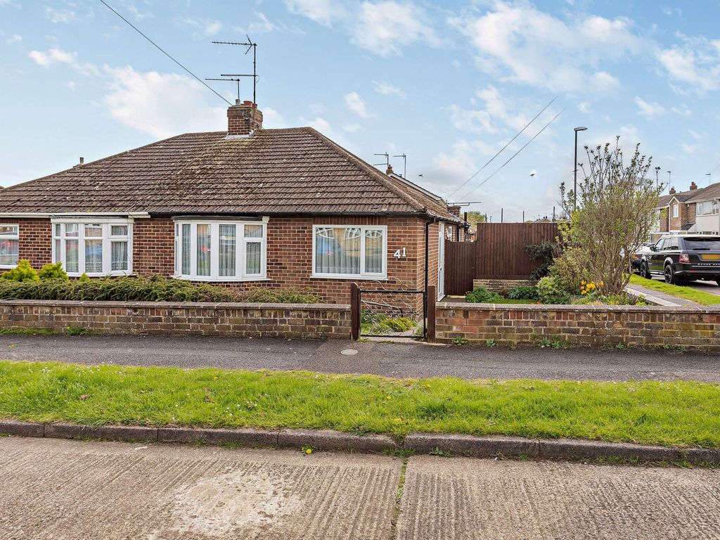 2 bed bungalow for sale in Tann Road, Finedon, Wellingborough NN9 Zoopla