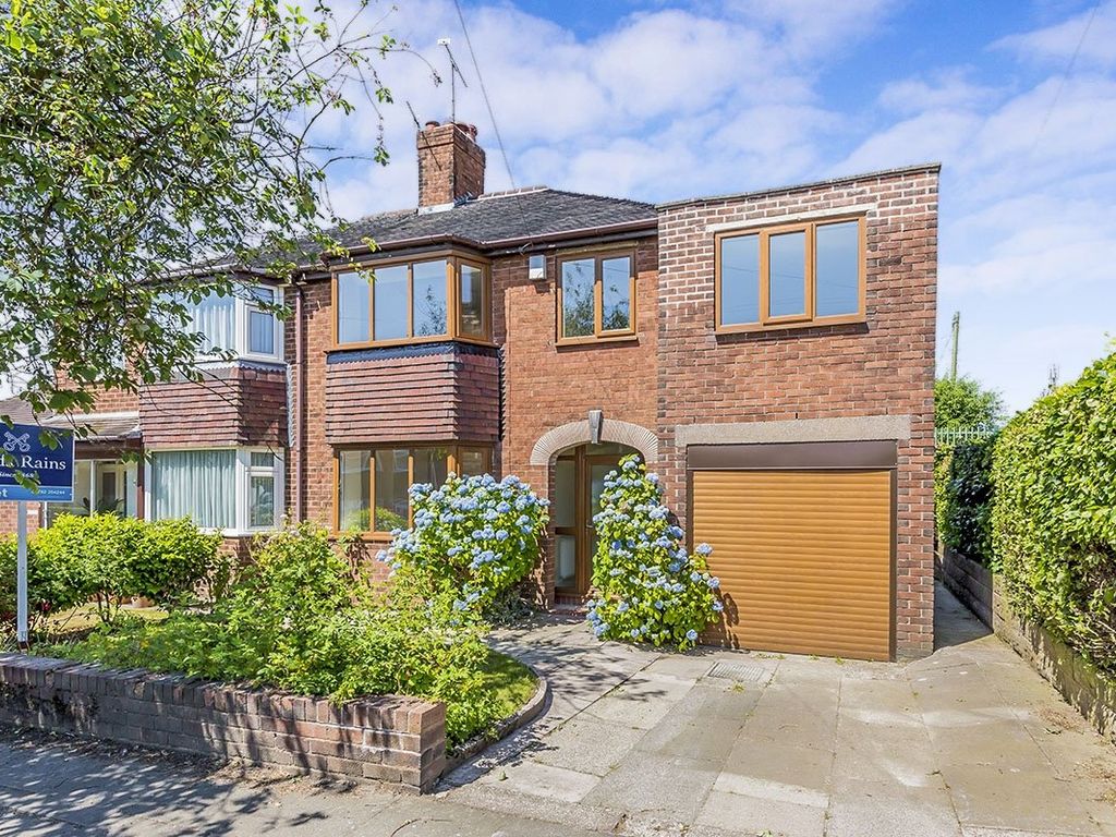 3 bed semidetached house to rent in Derek Drive, StokeOnTrent ST1, £