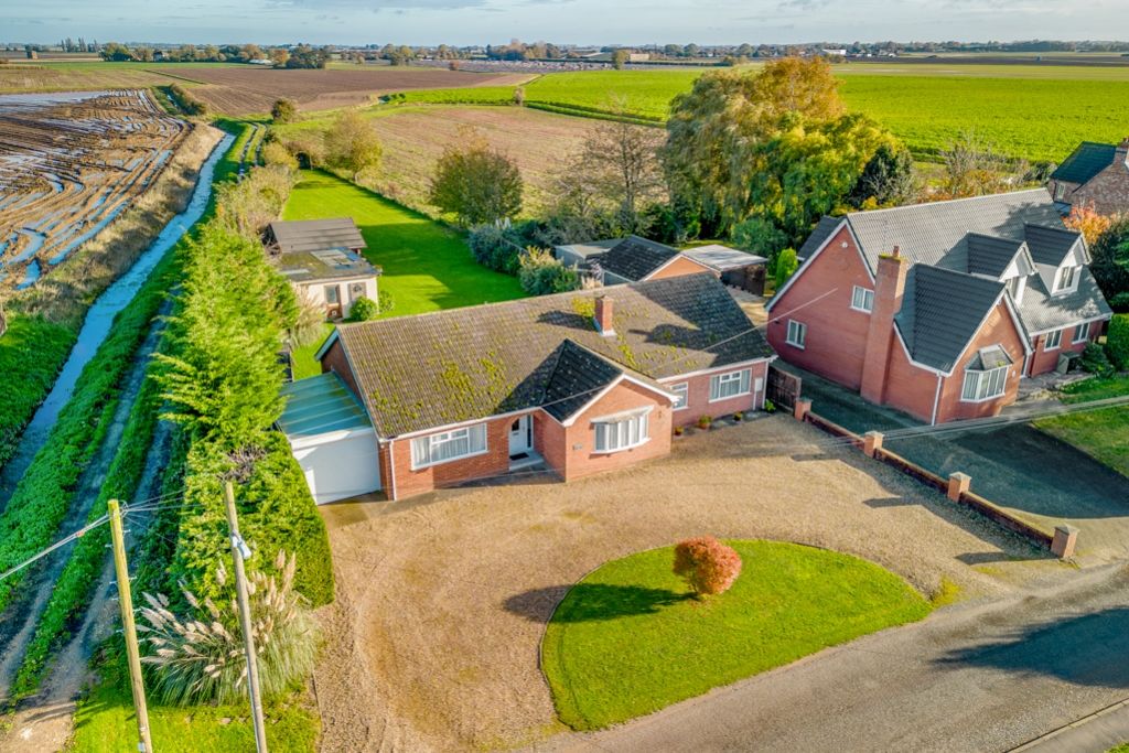 4 bed detached bungalow for sale in Pipwell Gate, Moulton Seas End