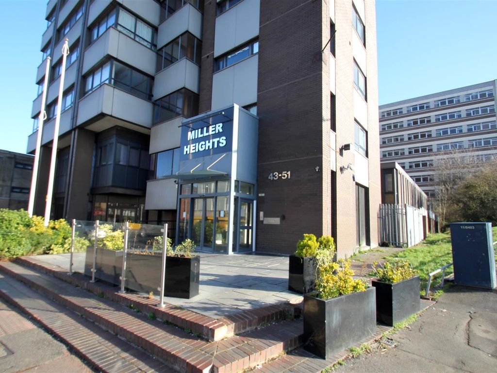 2 bed flat to rent in Lower Stone Street, Maidstone ME15, £1,200 pcm