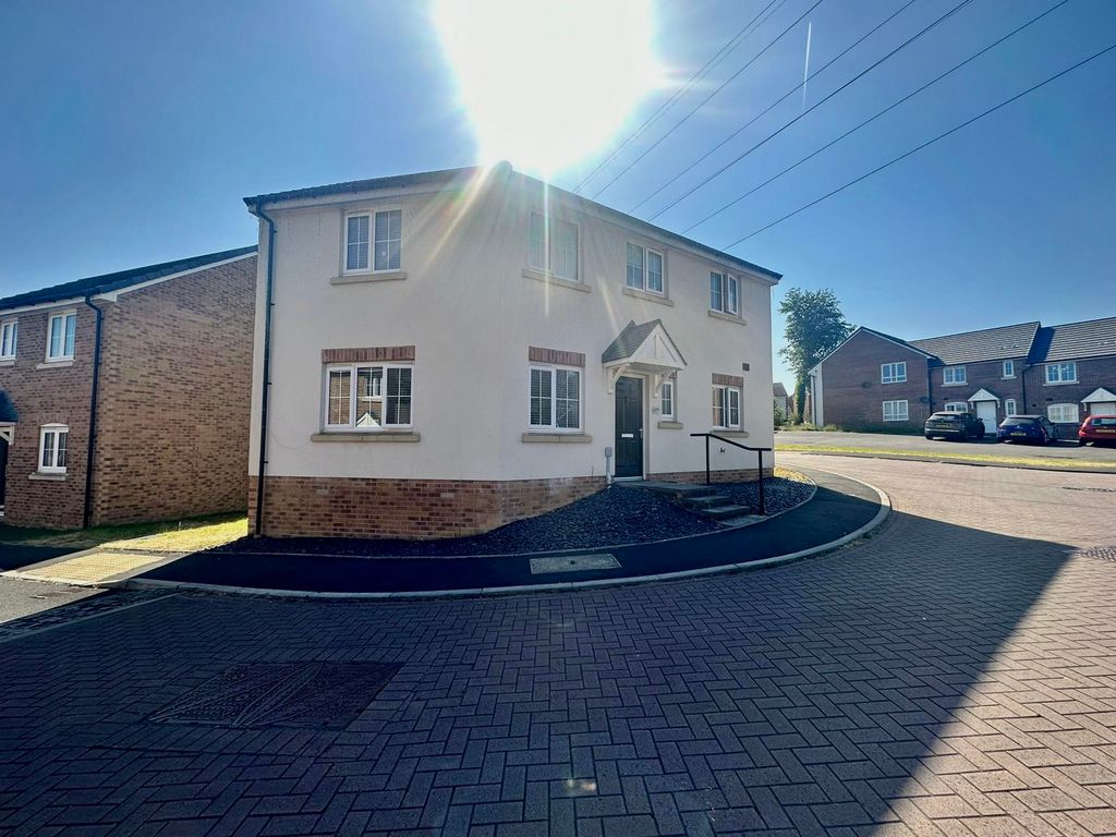 3 bed detached house for sale in The Precinct, Main Road, Church Village, Pontypridd CF38 Zoopla