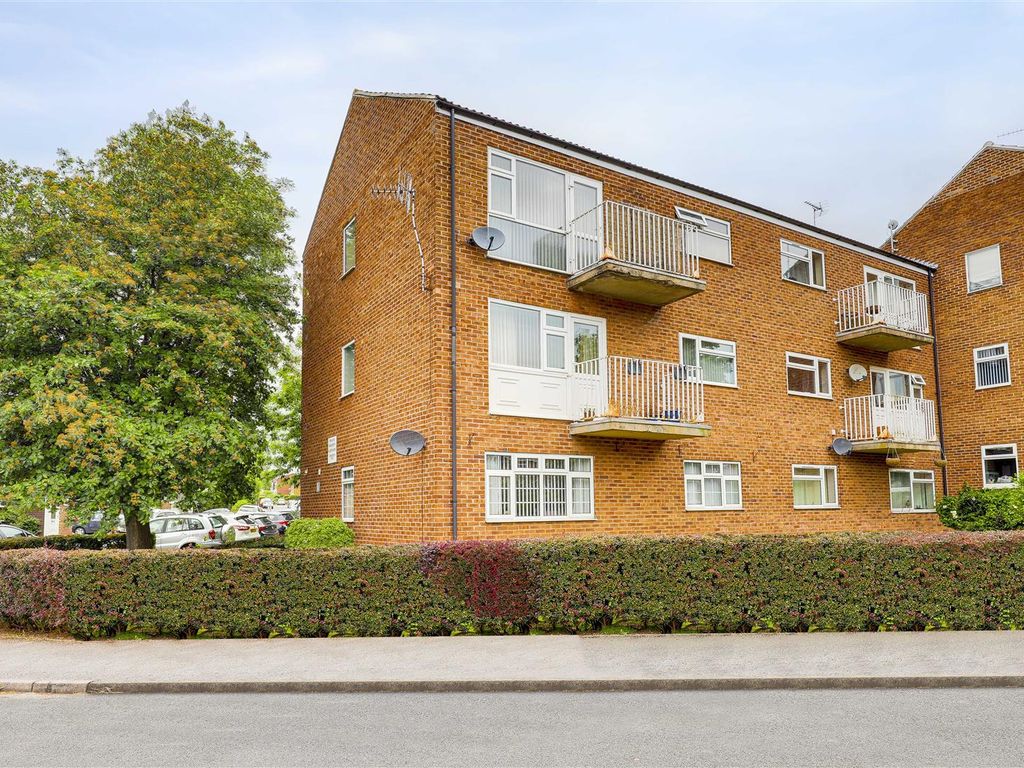 2 bed flat to rent in Glover House, Derwent Crescent, Arnold, Nottinghamshire NG5, £795 pcm Zoopla