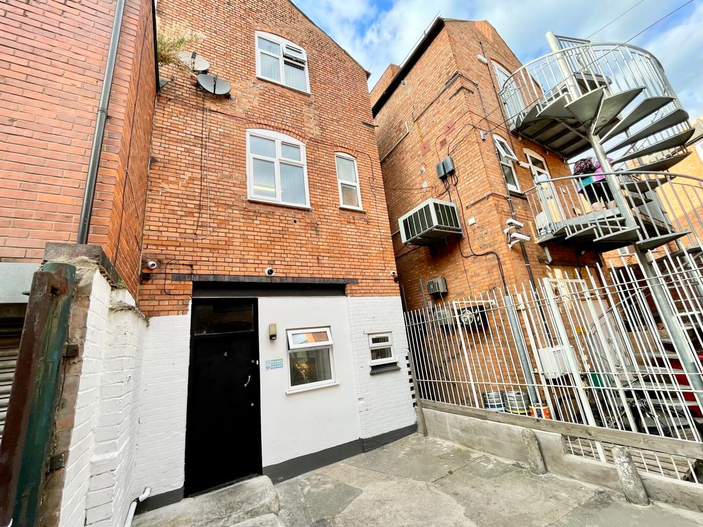 5 bed flat to rent in Narborough Road, Leicester LE3 Zoopla