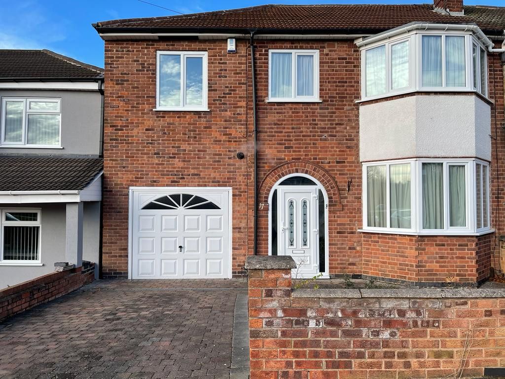 5 bed semidetached house to rent in Asquith Boulevard, Leicester