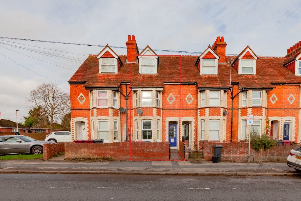 4 bed terraced house for sale in Norcot Road, Tilehurst, Reading RG30