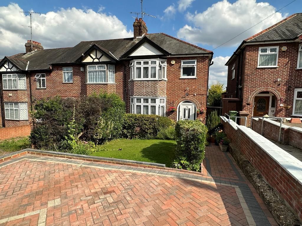 3 bed end terrace house for sale in Strathmore Ave, South Luton, Luton