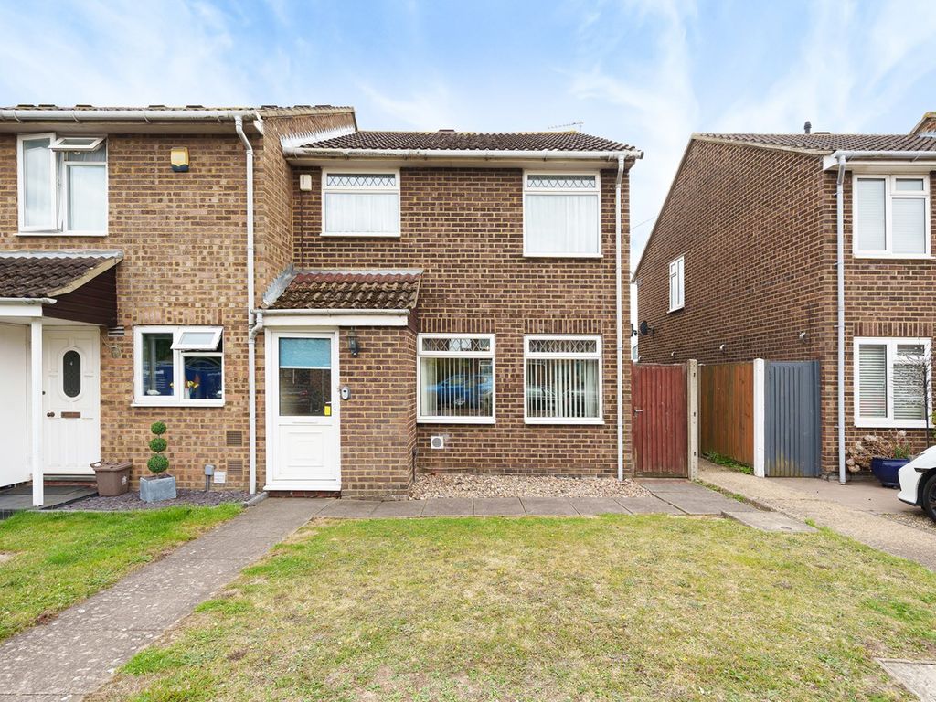 3 bed semidetached house for sale in Leas Drive, Iver SL0 Zoopla