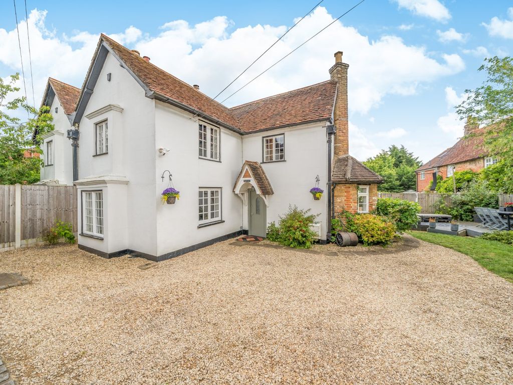 3 bed semidetached house for sale in Church Walk, Burnham SL1, £