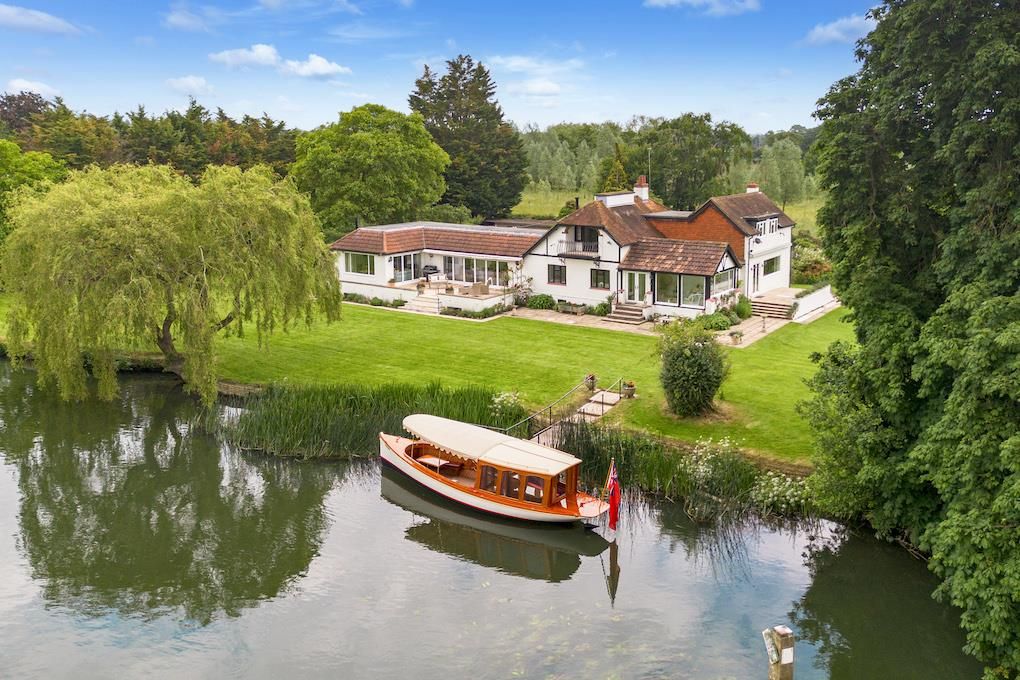 5 bed detached house for sale in Thames Drive, Charvil, Berkshire RG10