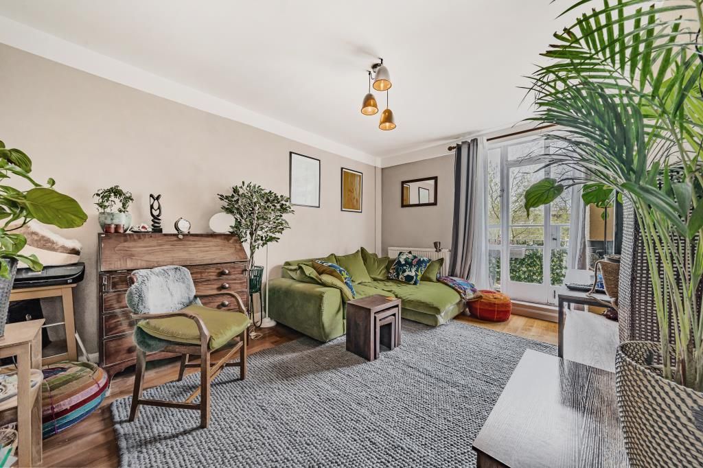 1 bed flat for sale in Hallfield Estate, Bayswater W2, £425,000 Zoopla