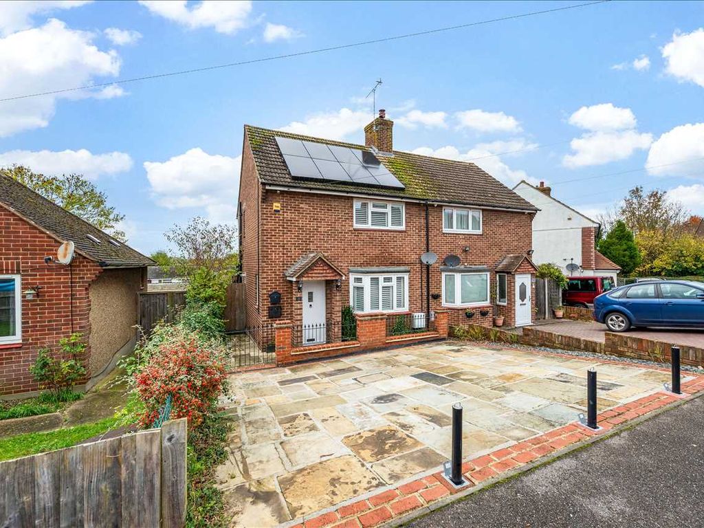 2 bed property for sale in Montgomery Road, South Darenth, Dartford DA4