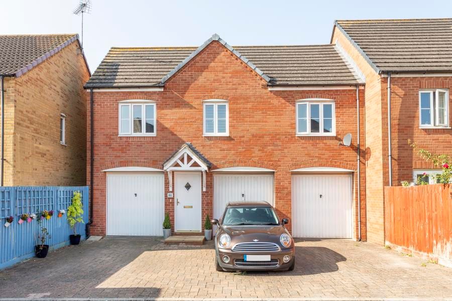 2 bed semidetached house to rent in Shepherds Walk, Bradley Stoke