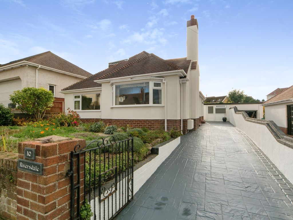 3 bed detached bungalow for sale in Conway Crescent, Llandudno LL30, £