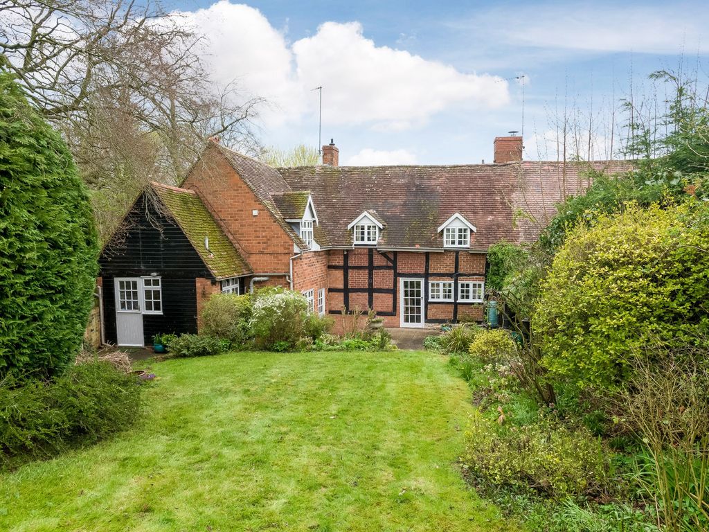 3 bed semidetached house for sale in Haselor, Alcester B49, £550,000