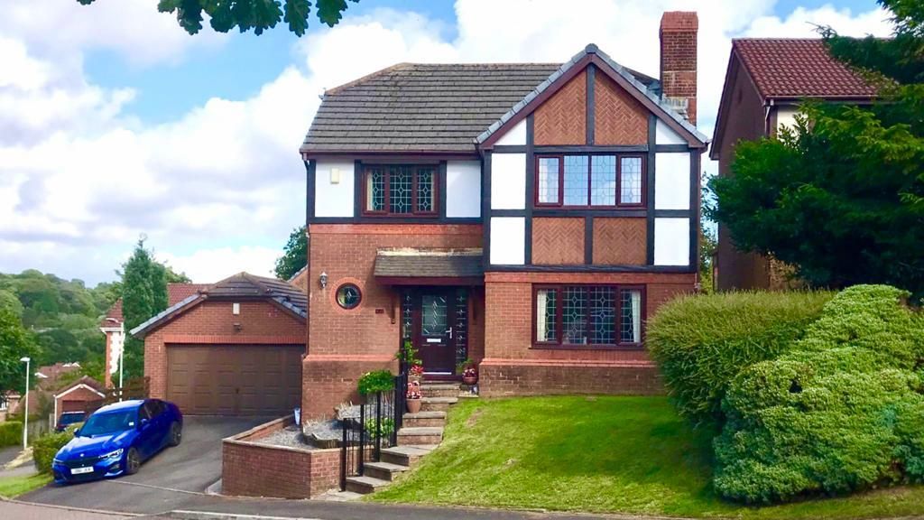 4 bed detached house for sale in Ffordd Dryden, Killay, Swansea SA2, £