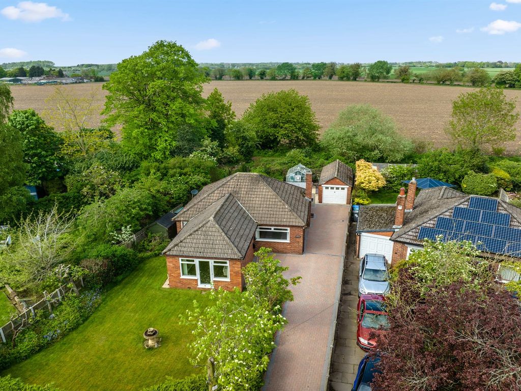 3 bed detached bungalow for sale in Rushgreen Road, Lymm WA13 Zoopla