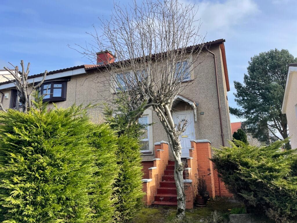 3 bed semidetached house for sale in Thrashbush Road, Airdrie ML6, £