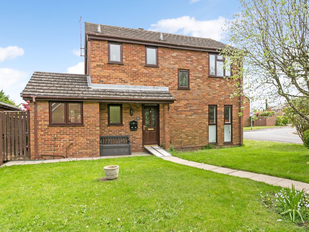 4 bed detached house for sale in Tithe Barn Drive, Maidenhead SL6, £