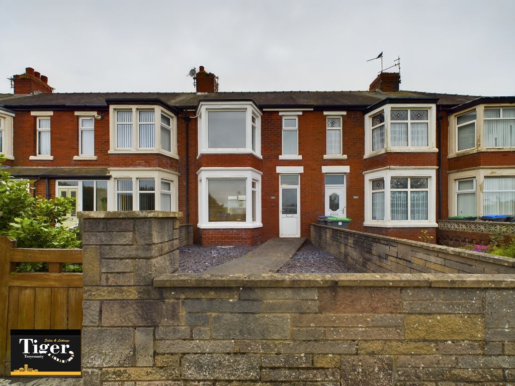 3 bed terraced house to rent in Highfield Road, Blackpool FY4, £825 pcm