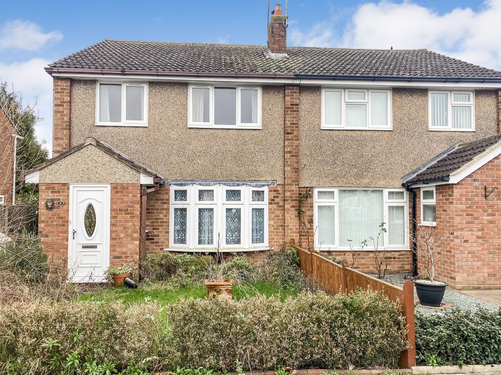 3 bed semidetached house for sale in Rowan Drive, Maldon CM9, £310,000