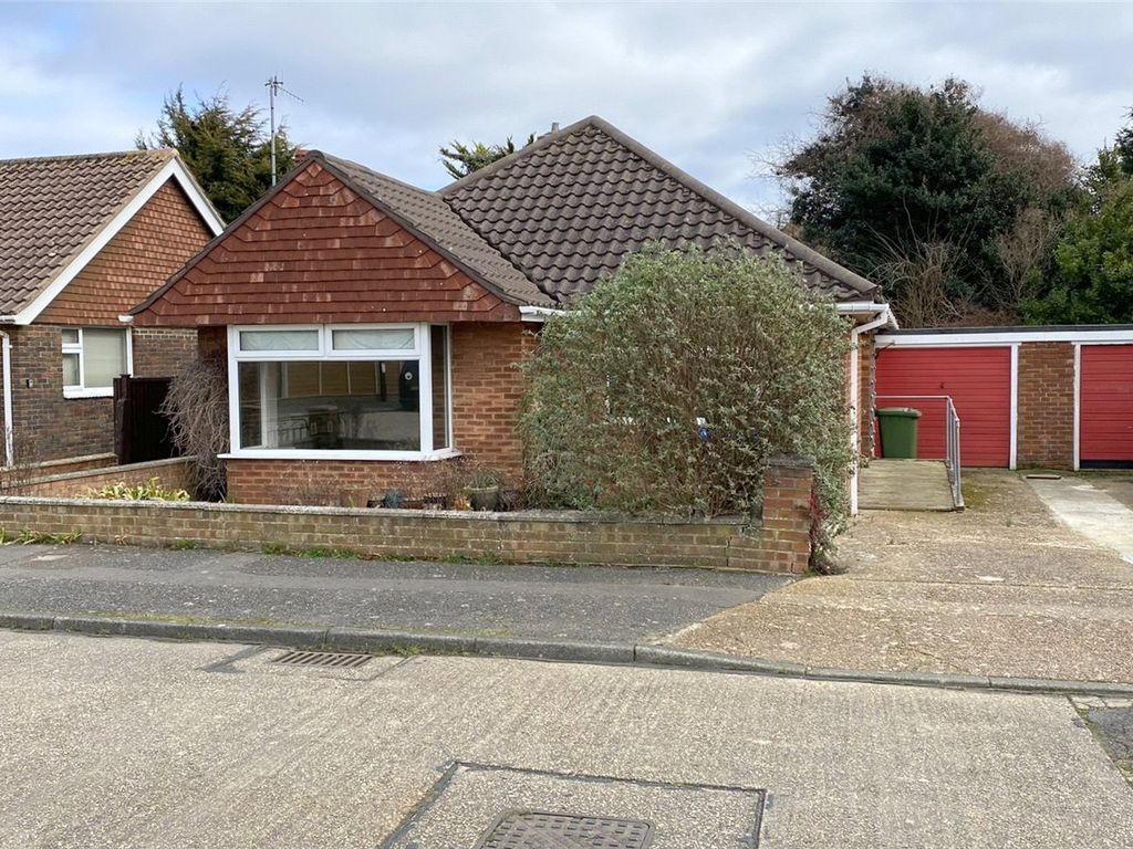 2 bed bungalow for sale in Freshfields Close, Lancing, West Sussex BN15