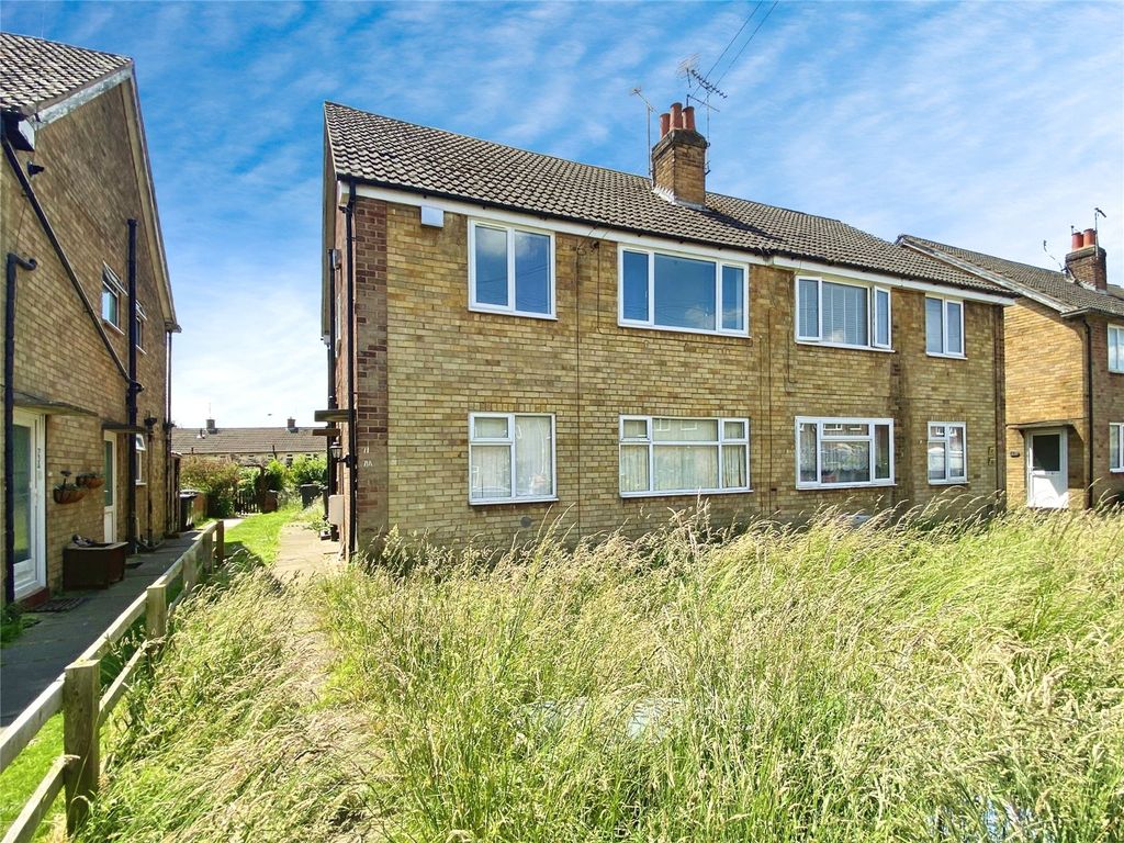 2 bed for sale in Tudor Road, Nuneaton, Warwickshire CV10, £