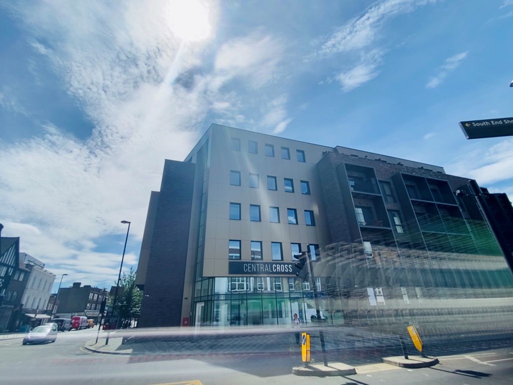 Central Cross Apartment, 2 South End, Croydon, London CR0