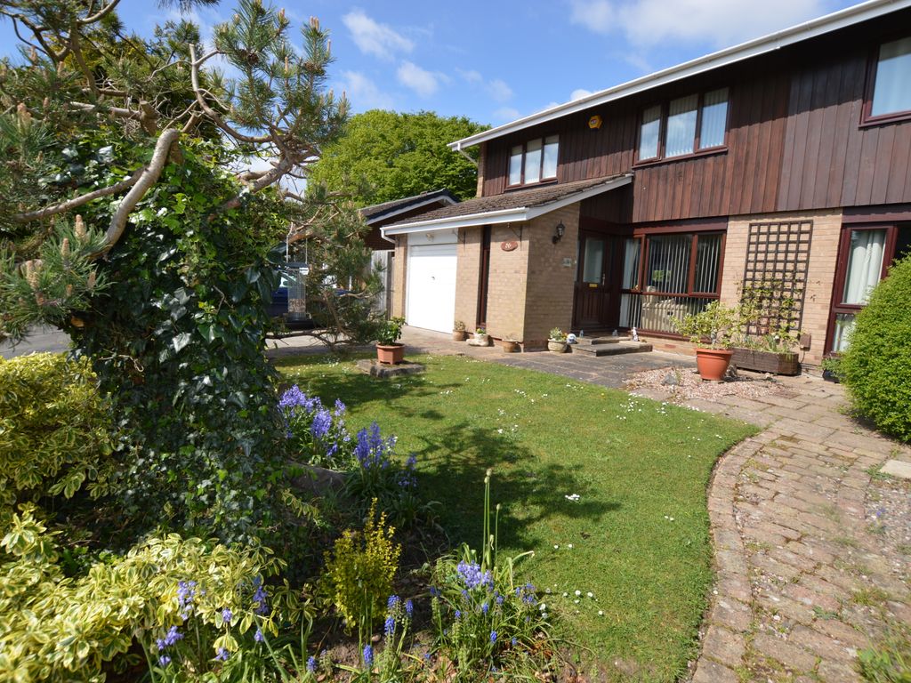 3 bed semidetached house for sale in Columbia Gardens, Bedworth, Nr