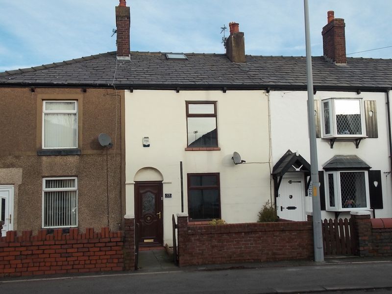 3 bed terraced house to rent in Wigan Road, Westhoughton, Bolton BL5