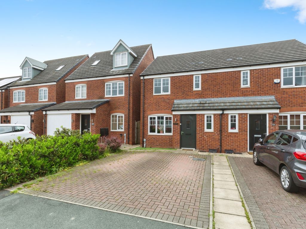 3 bed semidetached house for sale in Walnutwood Avenue, Bamber Bridge