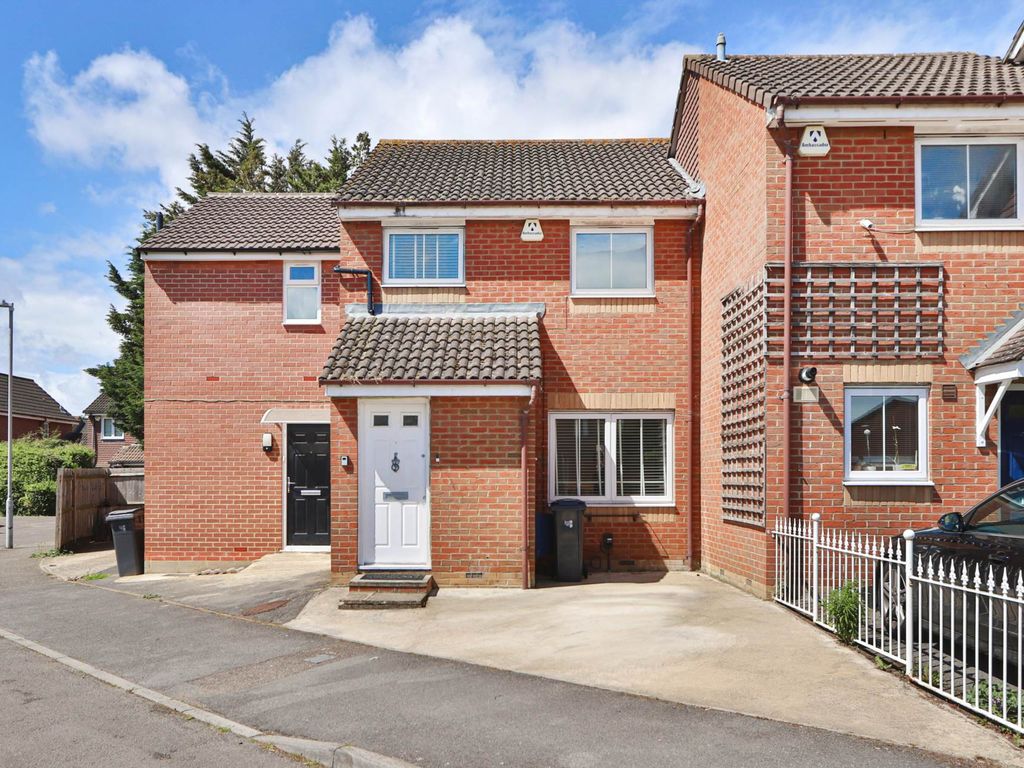 5 bed end terrace house for sale in Willow Road, New Malden KT3, £