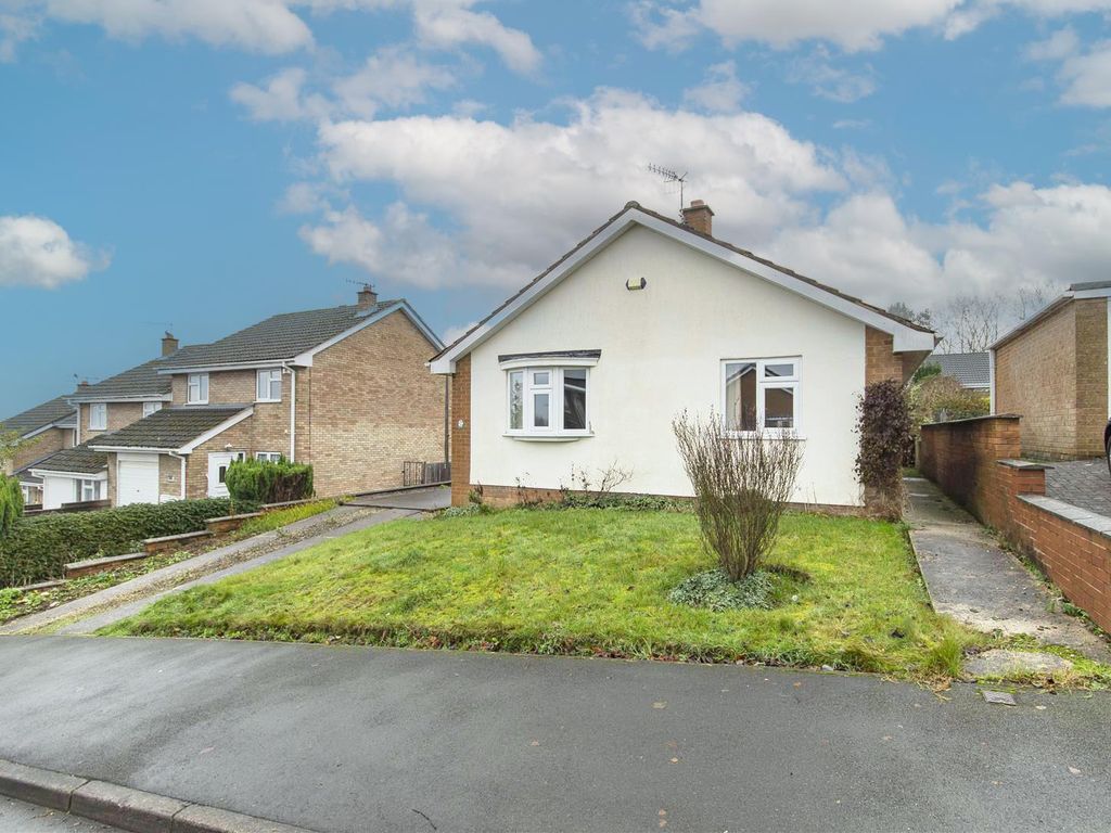 3 bed detached bungalow for sale in Meadowside Close, Wingerworth