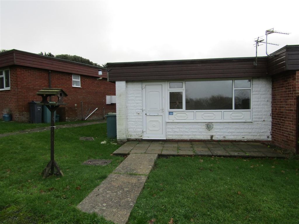 2 bed bungalow for sale in Gurnard Pines, Cockleton Lane, Gurnard, Cowes PO31 Zoopla