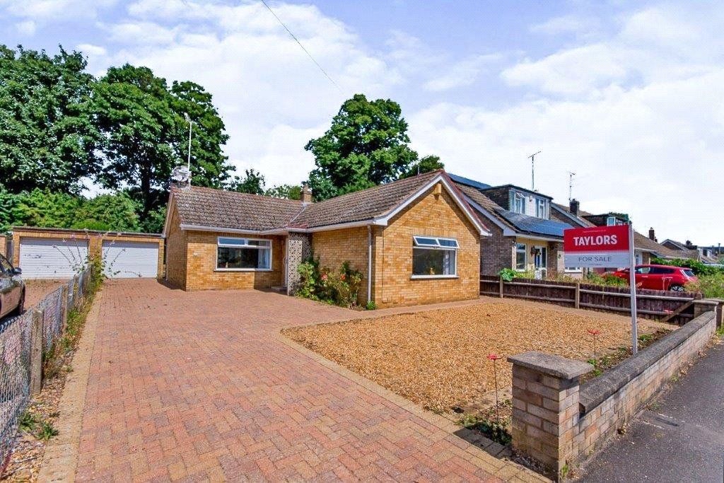 2 bed bungalow for sale in Lea Gardens, Peterborough PE3 Zoopla