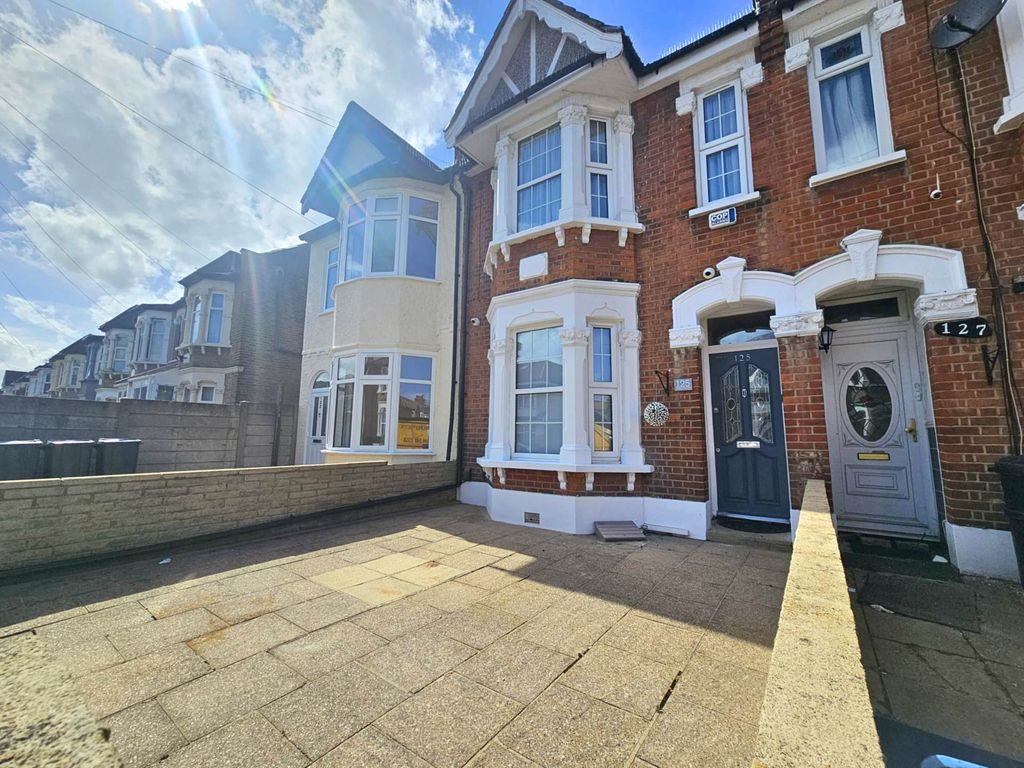 4 bed terraced house for sale in Westwood Road, Seven Kings, Ilford IG3
