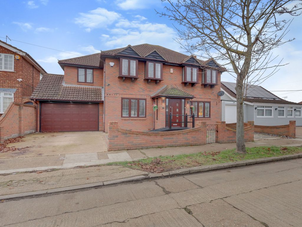 Southwick Road, Canvey Island SS8  