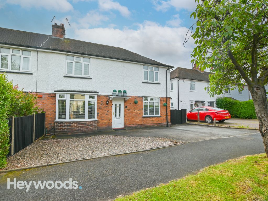 3 bed semidetached house for sale in Whitfield Avenue, Westlands