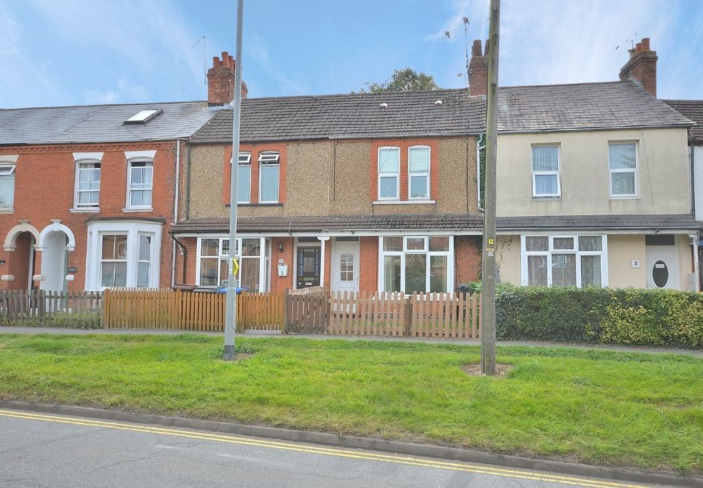 3 bed terraced house for sale in Boughton Green Road, Northampton NN2
