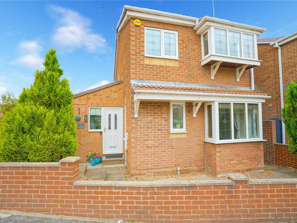 3 bed detached house for sale in Gaunt Road, Bramley, Rotherham, South