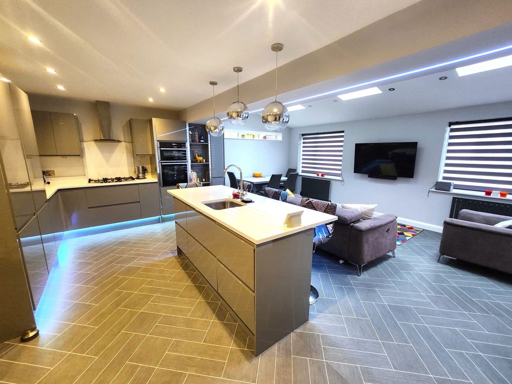 4 bed detached house for sale in Coverdale Drive, Blackburn, Lancashire BB2, £325,000 Zoopla