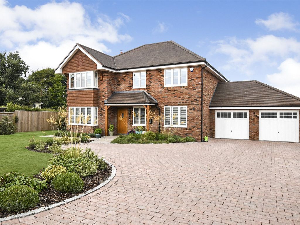 5 bed detached house for sale in Little Paddock, SherfieldOnLoddon