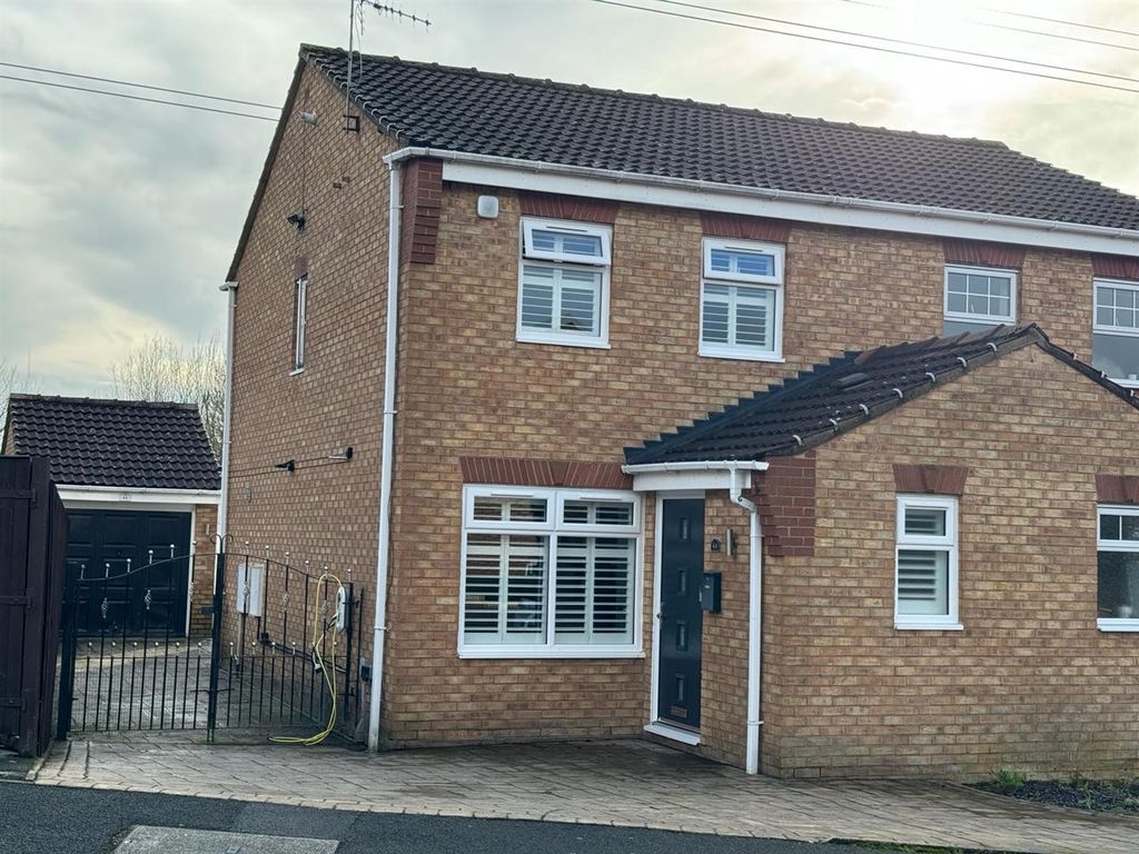 3 bed semidetached house for sale in Crowswood Drive, Stalybridge SK15