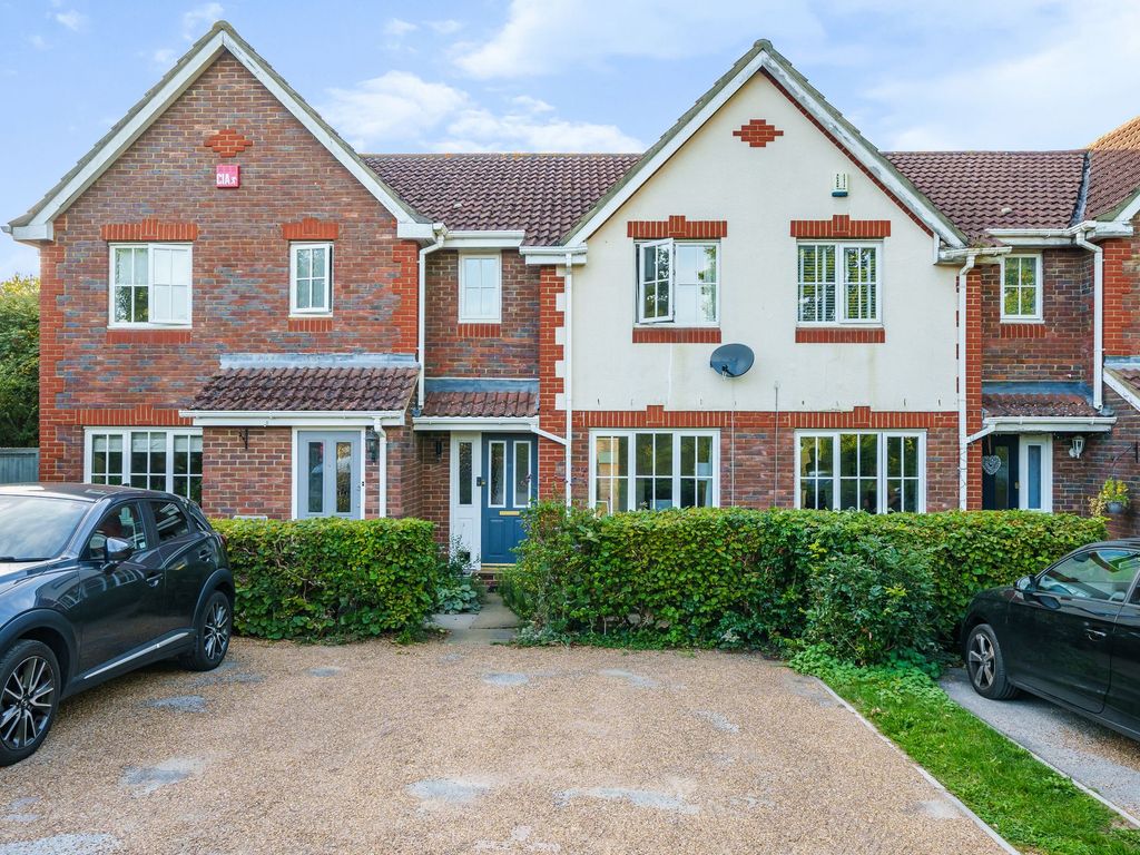 2 bed terraced house for sale in Galen Close, Epsom KT19, £525,000 Zoopla