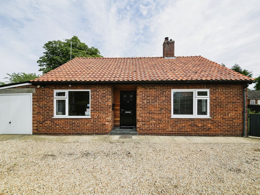2 bed detached bungalow for sale in Hill Road, King's Lynn PE30 Zoopla