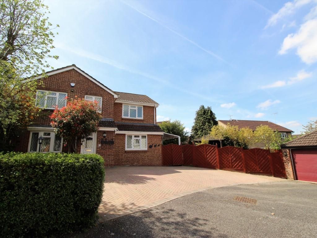 5 bed detached house for sale in The Hydes, Tilehurst, Reading RG31
