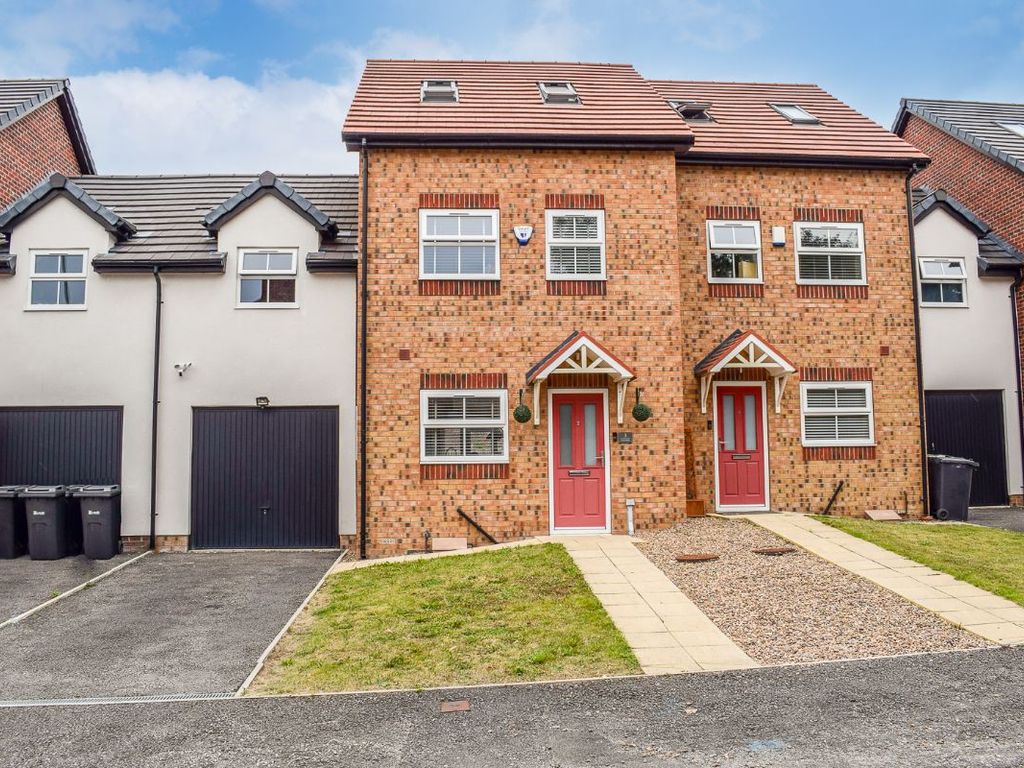 4 bed terraced house for sale in Woodhouse Hill Drive, Leeds LS10 Zoopla