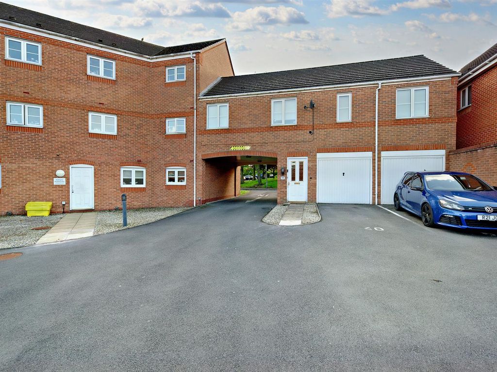 2 bed flat for sale in The Furlong, Darlaston, Wednesbury WS10 Zoopla